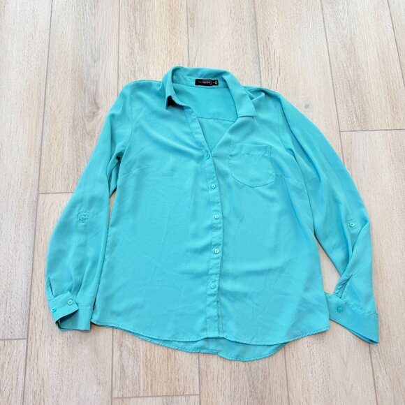 The Limited Button-Down Blouse β Turquoise Teal, Size Medium ππβ¨ - Picture 8 of 11